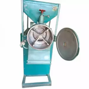 Double Stage Pulverizer Machine Used For Spice Grinding In Industrial Setup