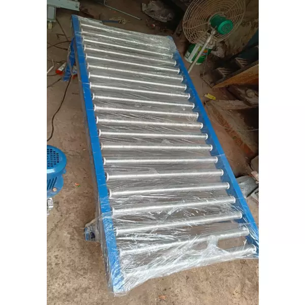 Industrial Roller Conveyor System Used For Bulk Material Movement