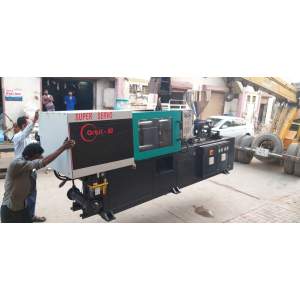 Plastic Injection Molding Machine