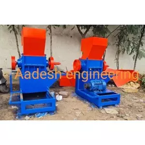 Industrial Scrap Grinder Machine Crushing Plastic Waste