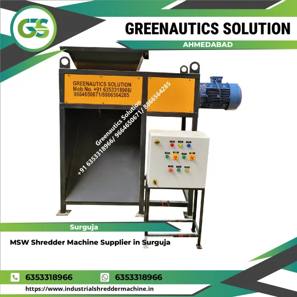 Industrial Municipal Solid Waste Shredder Machine Operating Outdoors