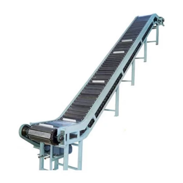 Heavy Duty Industrial Chain Conveyor Running In Factory Environment