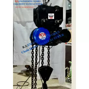 Industrial Chain Hoist Used For Lifting Heavy Loads In Factories