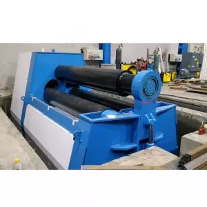 Pre Pinching Plate Rolling Machine With Adjustable Rollers Operating On Steel Sheet