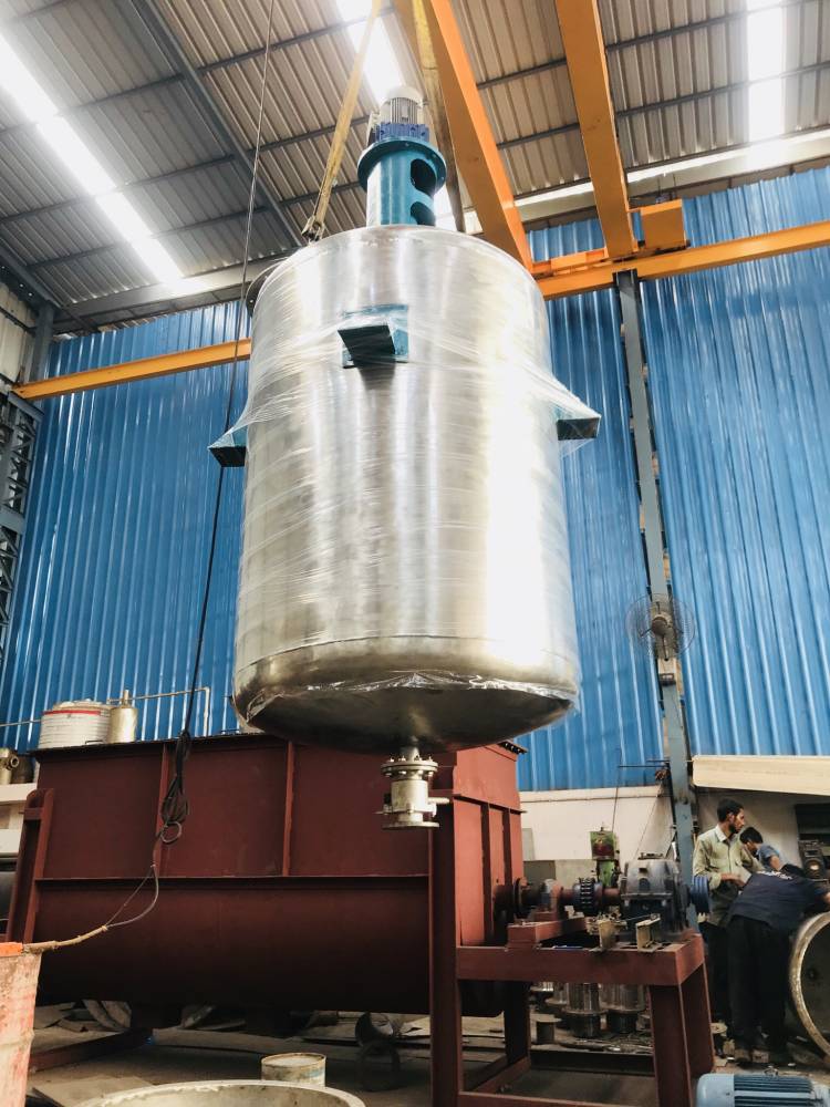 LIQUID CHEMICAL MIXER STIRRER MACHINE MANUFACTURER IN GUJARAT Arvinda