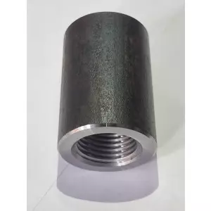 Close-up View Of A 32mm Mechanical Rebar Coupler Showing Threading And Metal Finish