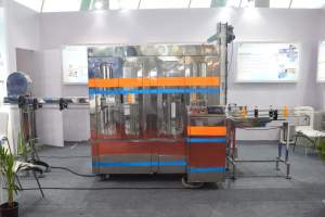 AUTOMATIC 3 IN 1 BOTTLE RINSING FILLING CAPPING MACHINE