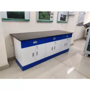 Laboratory Benches