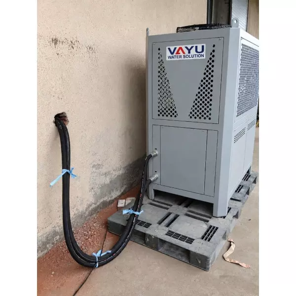 Industrial CNC Machine Cooling Chiller System Installed In Factory Setting