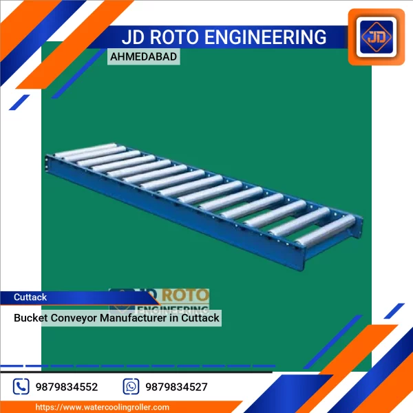 Industrial Bucket Conveyor System Transporting Bulk Materials
